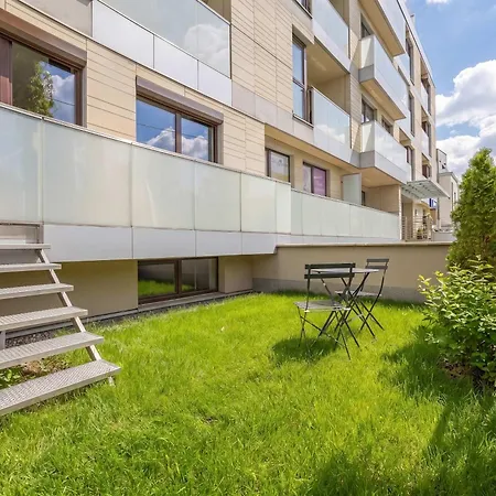 شقة Stylish With Air Conditioning And A Private Garden By Renters