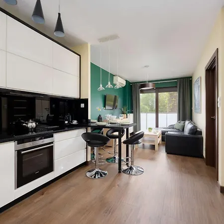 Stylish With Air Conditioning And A Private Garden By Renters *