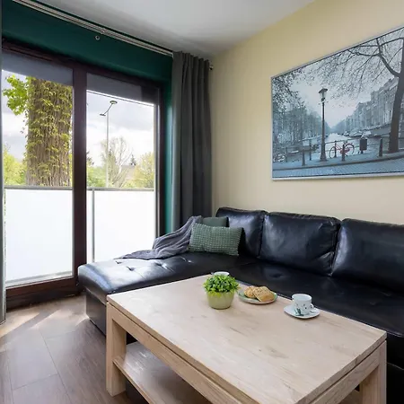 Stylish With Air Conditioning And A Private Garden By Renters *