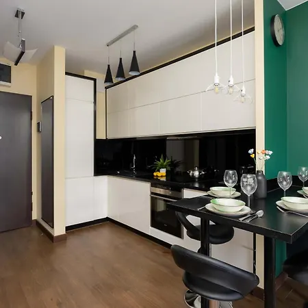 Stylish With Air Conditioning And A Private Garden By Renters *