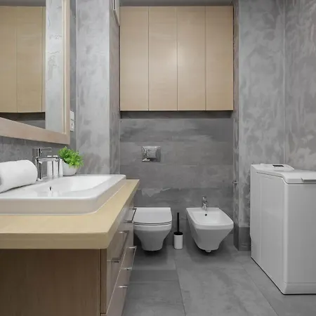 Stylish With Air Conditioning And A Private Garden By Renters